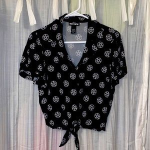 Hot Topic pentagram shirt